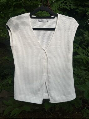 209 WST White V-Neck Knit Tank Top Size Small